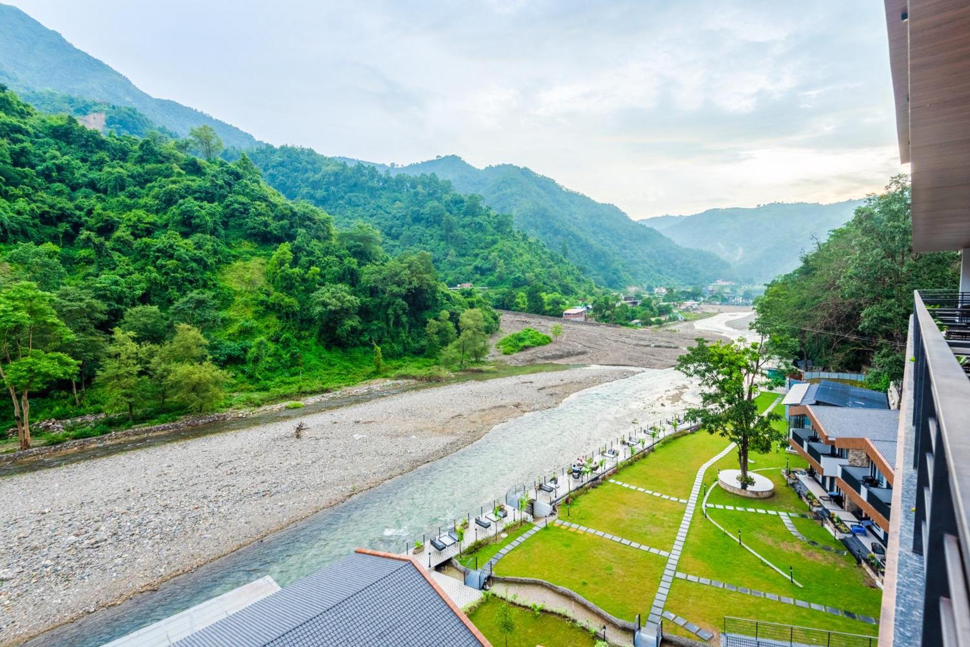Dls Divine River Resort And Spa, Rishīkesh Exterior foto